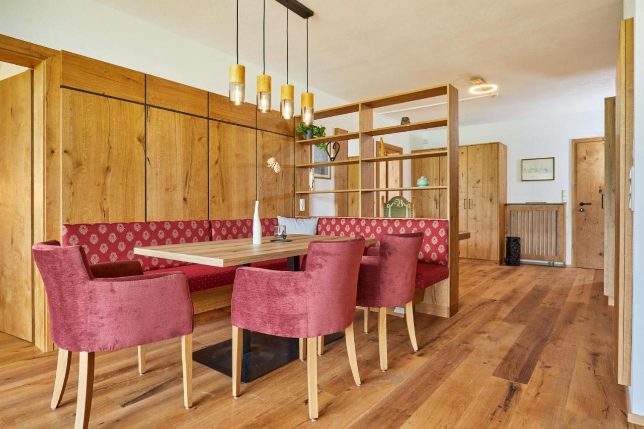 באד גויסרן Appartement Traumblick Mit Indoorpool Und Privater Sauna מראה חיצוני תמונה